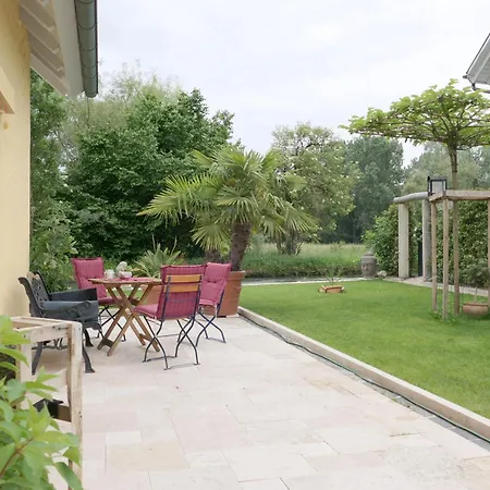 Ferienwohnung, 1-zimmer, 1-3 Personen, 31 Qm, Mit Balkon, In Ruhige Lage, Direkt An Der Aach Apartmán *