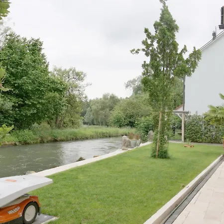 Apartmán Ferienwohnung, 1-zimmer, 1-3 Personen, 31 Qm, Mit Balkon, In Ruhige Lage, Direkt An Der Aach