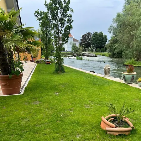 Ferienwohnung, 1-zimmer, 1-3 Personen, 31 Qm, Mit Balkon, In Ruhige Lage, Direkt An Der Aach