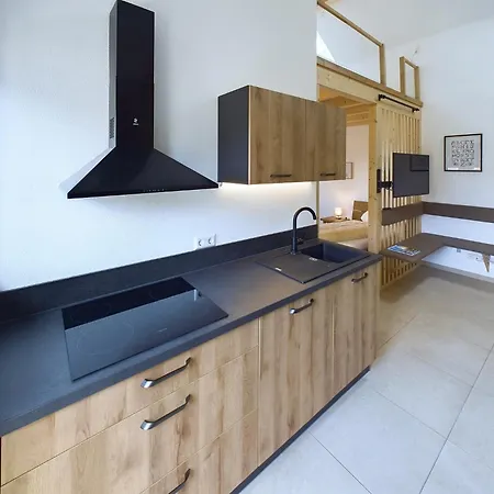 Ferienwohnung, 1-zimmer, 1-3 Personen, 31 Qm, Mit Balkon, In Ruhige Lage, Direkt An Der Aach Singen