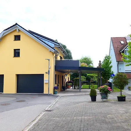 Apartment Ferienwohnung, 1-zimmer, 1-3 Personen, 31 Qm, Mit Balkon, In Ruhige Lage, Direkt An Der Aach *
