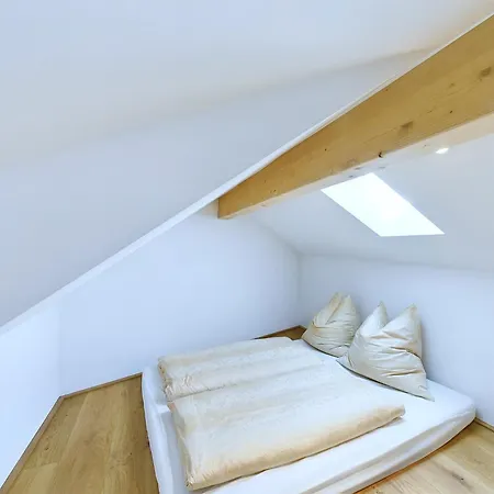 Apartmán Ferienwohnung, 1-zimmer, 1-3 Personen, 31 Qm, Mit Balkon, In Ruhige Lage, Direkt An Der Aach Singen