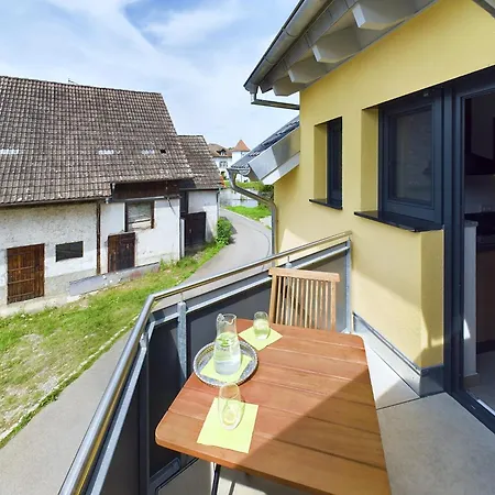 Ferienwohnung, 1-zimmer, 1-3 Personen, 31 Qm, Mit Balkon, In Ruhige Lage, Direkt An Der Aach Apartmán