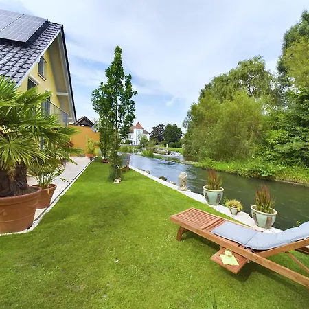 Apartment Ferienwohnung, 1-zimmer, 1-3 Personen, 31 Qm, Mit Balkon, In Ruhige Lage, Direkt An Der Aach